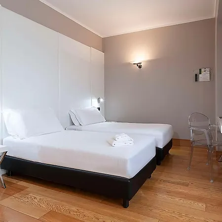 Отель Western Quattrotorri 4*