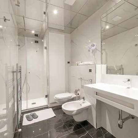 Western Quattrotorri Ξενοδοχείο 4*