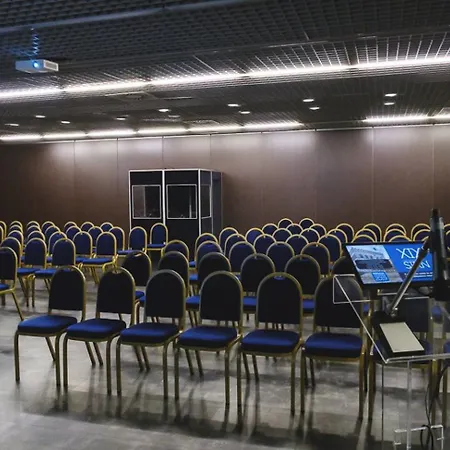 Western Quattrotorri Ξενοδοχείο 4*